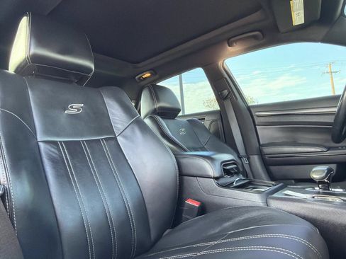 Used 2014 Chrysler 300 S RWD image 29