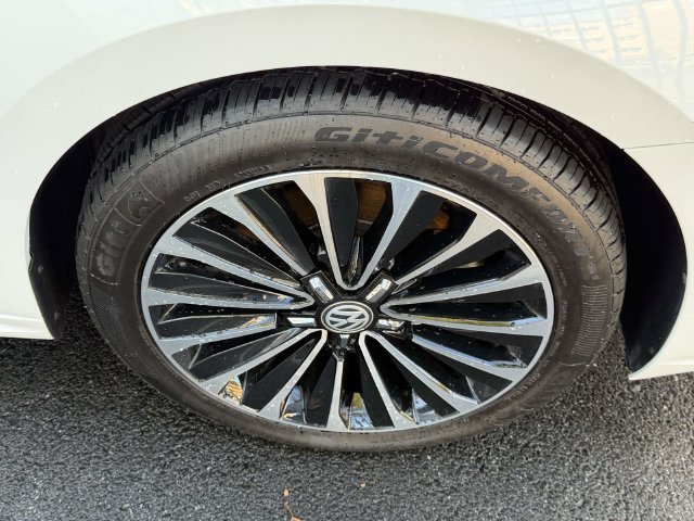 Certified 2022 Volkswagen Passat 2.0T FWD image 8