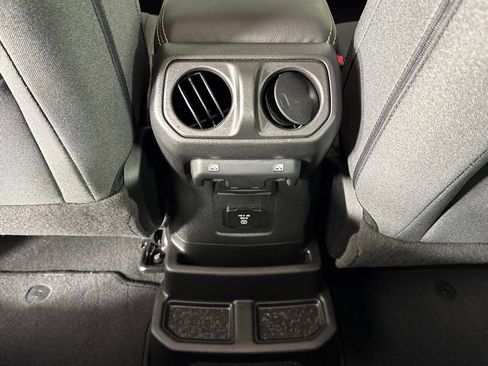 Certified 2025 Jeep Wrangler Unlimited Sahara AWD/4WD image 29