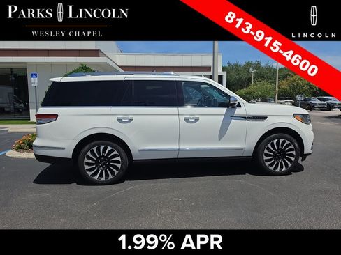 Certified 2024 Lincoln Navigator Black Label AWD/4WD image 3