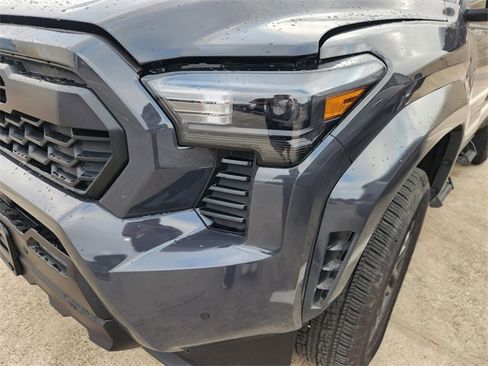 Used 2025 Toyota Tacoma TRD Sport RWD image 7