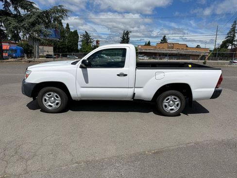 Used 2012 Toyota Tacoma 2WD Regular Cab image 2