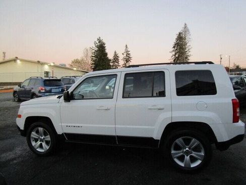 Used 2016 Jeep Patriot Latitude image 2