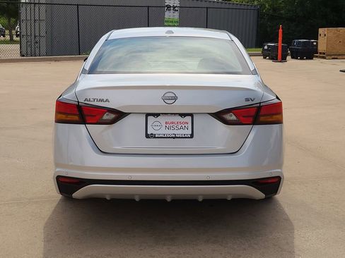 Certified 2025 Nissan Altima 2.5 SV FWD image 3