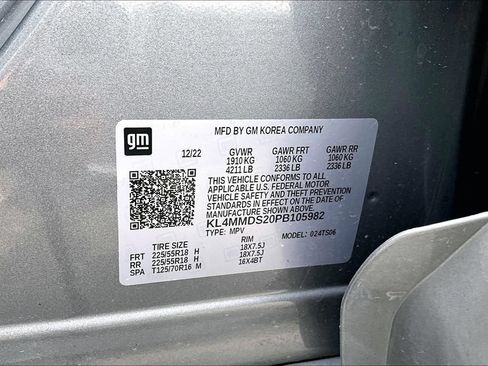 Used 2023 Buick Encore GX Select w/ Sport Touring Package FWD image 3