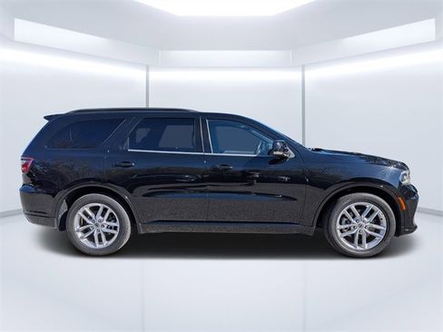 Used 2023 Dodge Durango GT image 2