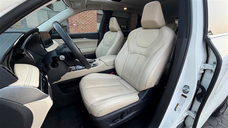 Used 2023 INFINITI QX60 Pure w/ Cargo Package AWD/4WD image 32