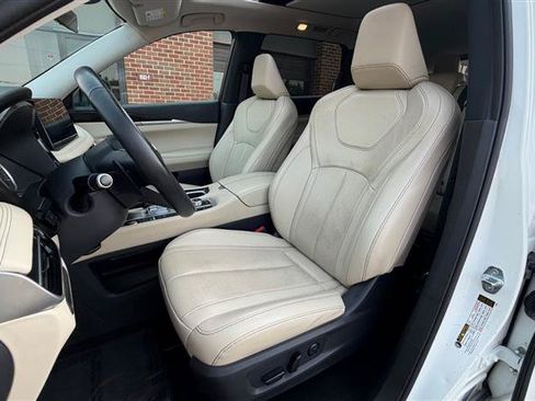 Used 2023 INFINITI QX60 Pure w/ Cargo Package AWD/4WD image 32