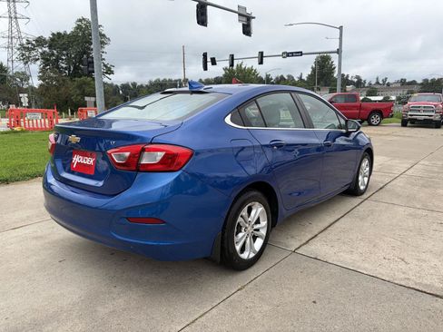 Used 2019 Chevrolet Cruze LT FWD image 8