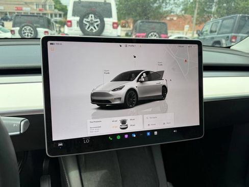 Used 2024 Tesla Model Y Long Range AWD/4WD image 17