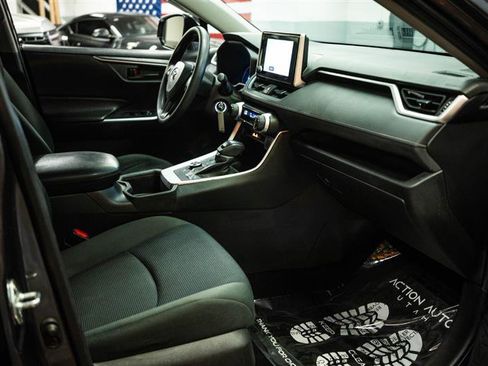 Used 2024 Toyota RAV4 LE image 13