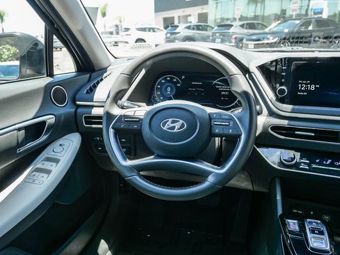Certified 2023 Hyundai Sonata SEL w/ Convenience Package FWD image 16