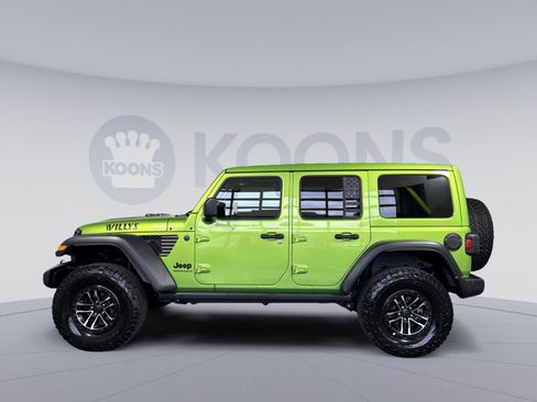 Used 2025 Jeep Wrangler Unlimited Sport AWD/4WD image 2