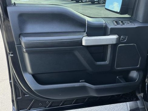 Used 2019 Ford F150 Lariat image 23