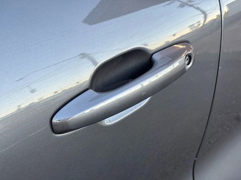 Used 2021 Ford Escape SE image 11