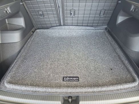 Used 2026 Volkswagen Tiguan SE R-Line FWD image 28