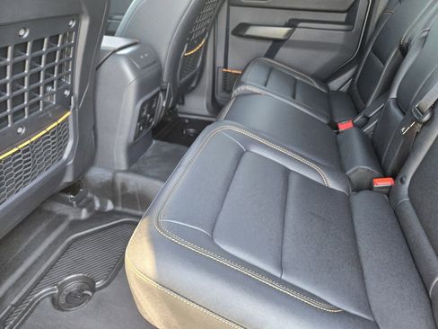 Used 2024 Ford Bronco Badlands image 40