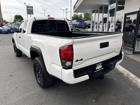 Used 2021 Toyota Tacoma SR w/ SX Package AWD/4WD image 4