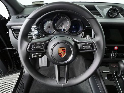 New 2026 Porsche Macan AWD/4WD image 9