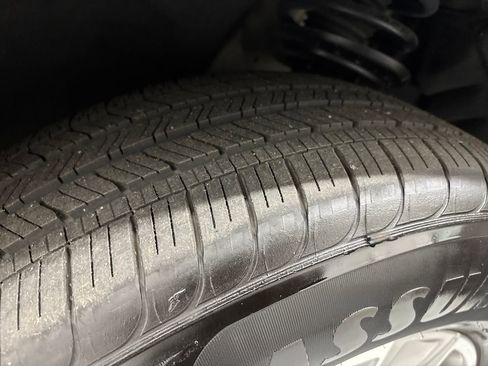 Used 2023 Chevrolet Traverse LT w/ LPO, Floor Liner Package image 28