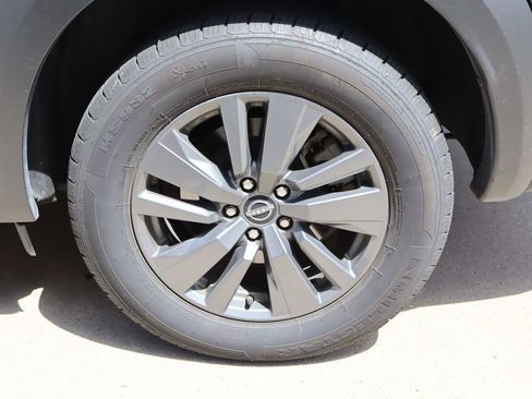 Used 2024 Nissan Pathfinder SV AWD/4WD image 29