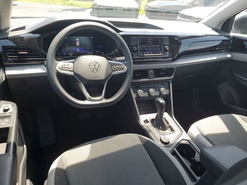 Used 2022 Volkswagen Taos S AWD/4WD image 9