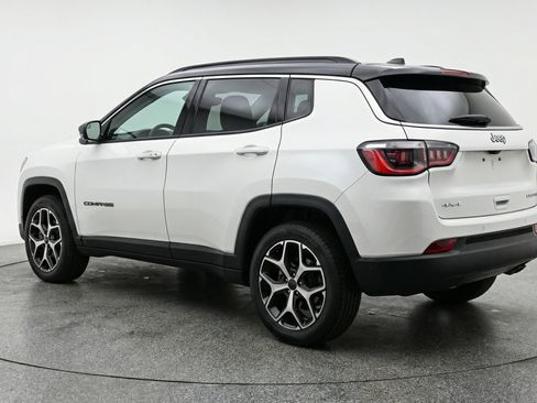 Used 2025 Jeep Compass Limited image 6