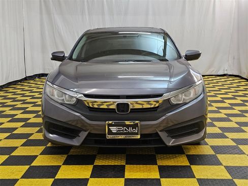 Used 2018 Honda Civic EX image 8