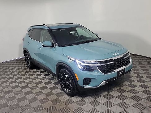 Certified 2024 Kia Seltos EX AWD/4WD image 2