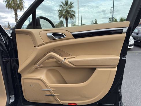 Used 2014 Porsche Cayenne S AWD/4WD image 14