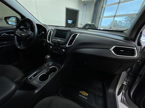 Used 2021 Chevrolet Equinox LT w/ Driver Convenience Package image 27