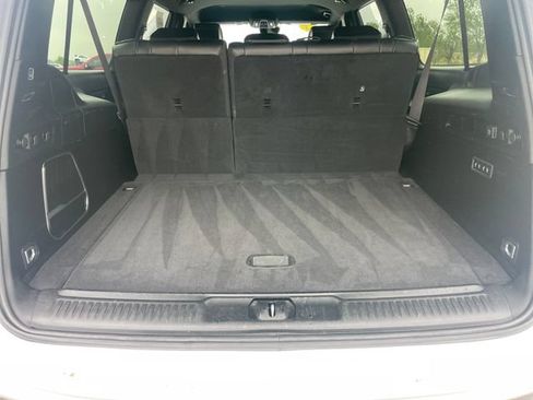 Used 2024 Jeep Wagoneer L Series II w/ Flexible Seating Group AWD/4WD image 32