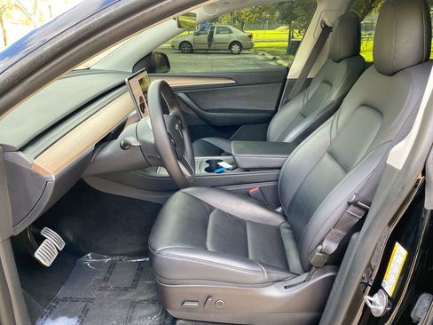 Used 2022 Tesla Model Y Performance image 30