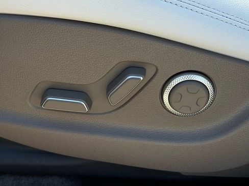 New 2026 Genesis GV70 2.5T Advanced image 27