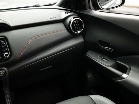 Used 2023 Nissan Kicks SR w/ SR Premium Package image 29