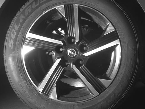 Used 2024 Nissan Sentra SV FWD image 12
