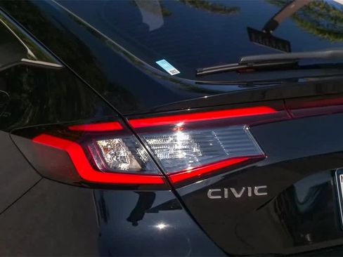 Used 2024 Honda Civic EX-L image 10