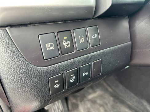 Used 2016 Toyota Highlander Limited AWD/4WD image 27