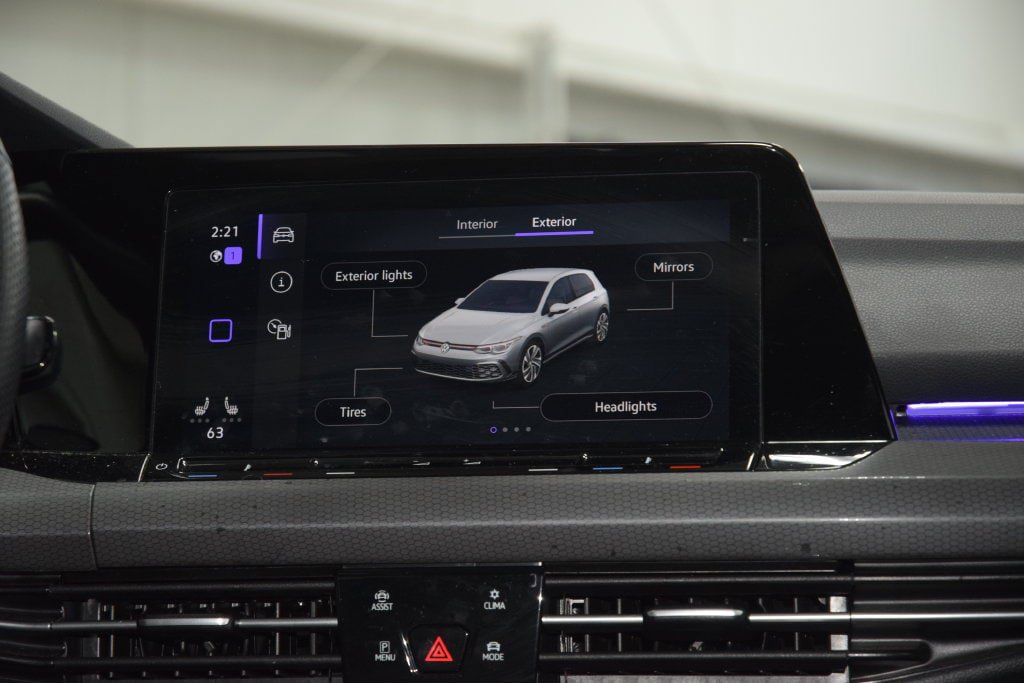 Used 2024 Volkswagen GTI SE FWD image 29