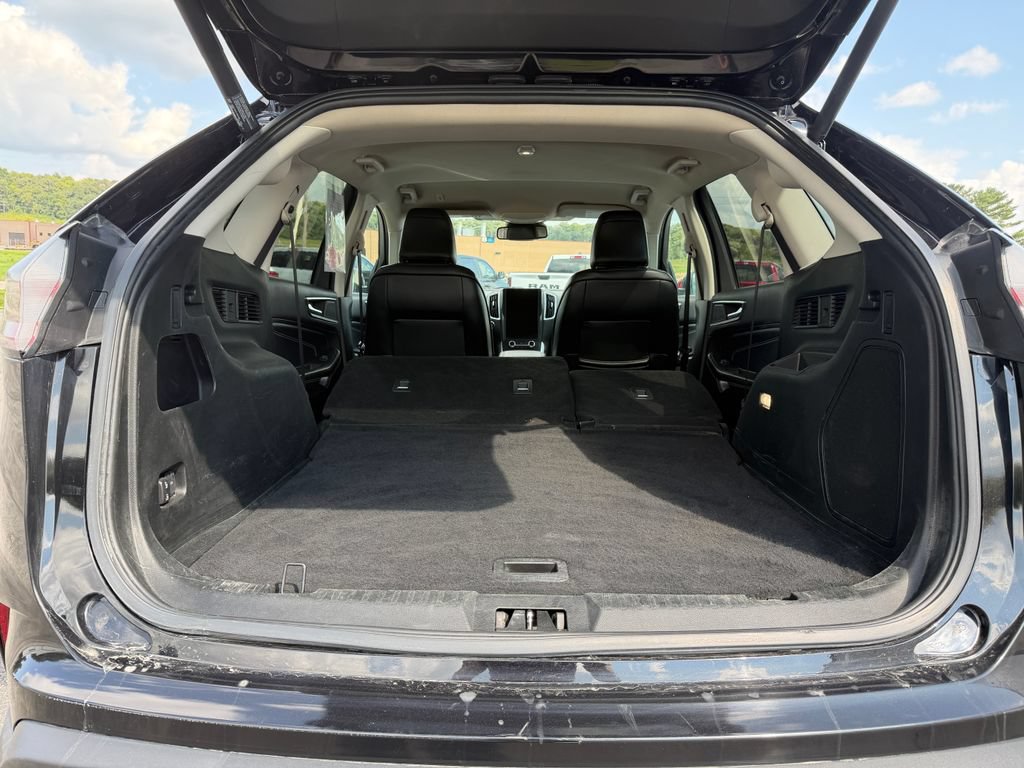 Used 2022 Ford Edge Titanium w/ Equipment Group 301A AWD/4WD image 11