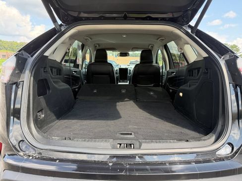 Used 2022 Ford Edge Titanium w/ Equipment Group 301A AWD/4WD image 11