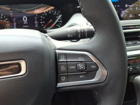 Used 2023 Jeep Compass Limited AWD/4WD image 18