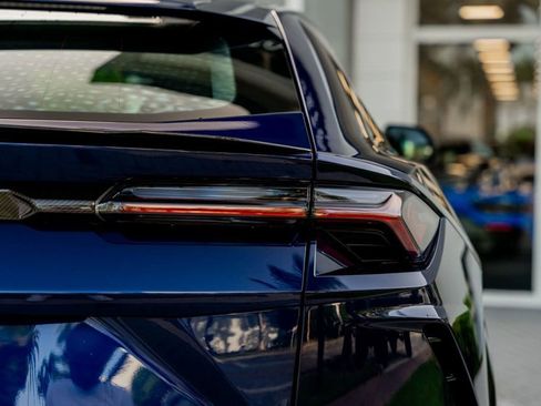 Used 2020 Lamborghini Urus image 26