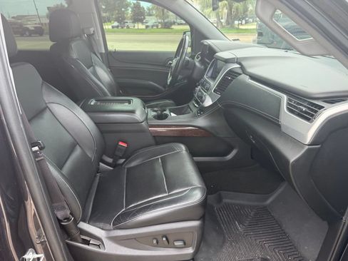 Used 2017 GMC Yukon XL SLT w/ Open Road Package RWD image 17