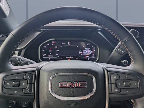 Used 2024 GMC Sierra 2500 AT4 image 31