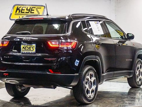 Used 2022 Jeep Compass Trailhawk w/ Trailhawk Elite Group image 4