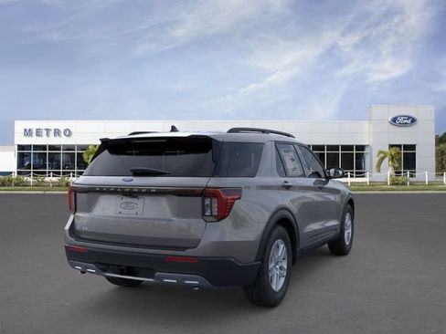 New 2026 Ford Explorer Active w/ Active Comfort Package RWD image 8