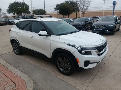 Certified 2023 Kia Seltos S image 4