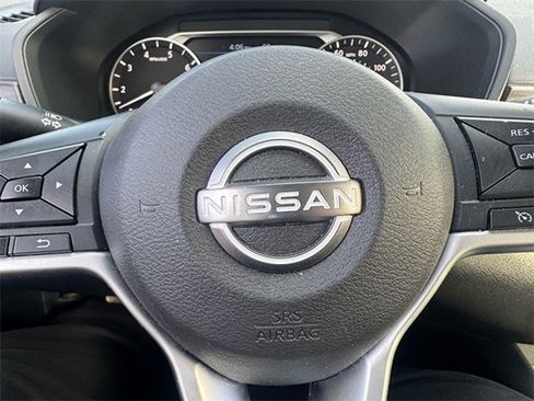 Used 2024 Nissan Altima 2.5 SV image 5
