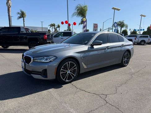 Used 2023 BMW 530e w/ Premium Package RWD image 3